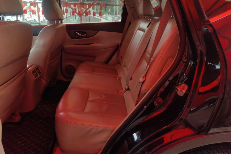 Used Nissan X-Trail 2015 2.0L CVT Comfort MAX Edition 2WD Left Rear Seat