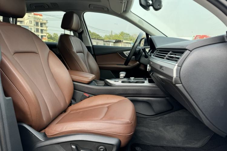 Used Audi Q7 2019 45 TFSI Comfort Model