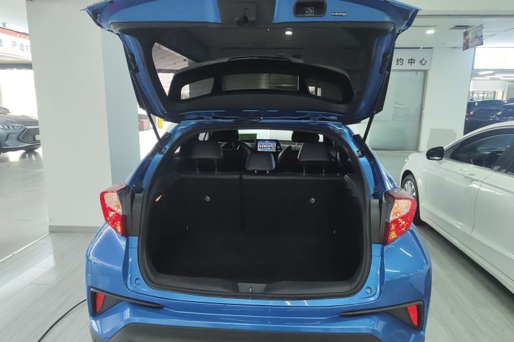 Used Toyota IZOA 2018 2.0L Yichi Edition China V Standard