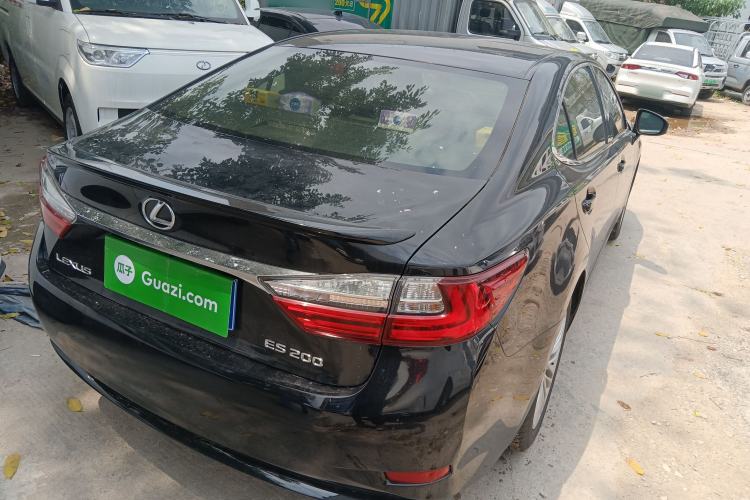 Used Lexus ES 2016 200 Midnight Special Limited Edition Rear Right 45 Deg