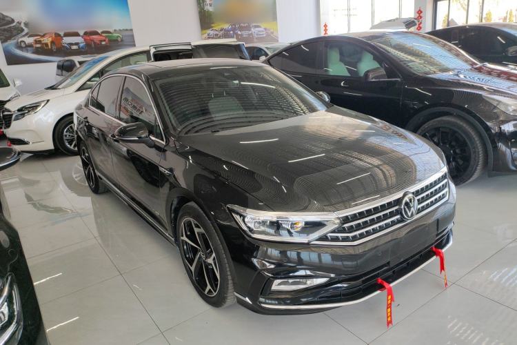 Used Volkswagen Magotan 2024 2 Million Units Zhongxiang Version 330TSI DSG Luxury Edition Exterior 1