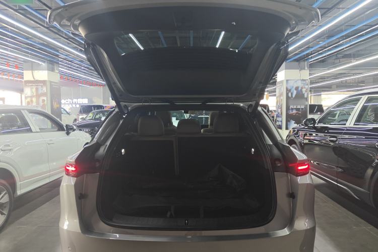 Used Li Auto i6 2025 Model Two-Wheel-Drive Standard Type Trunk