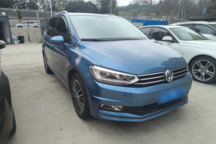 Used Volkswagen Touran 2018 Volkswagen Touran L 280TSI DSG Luxury Edition 6-seater