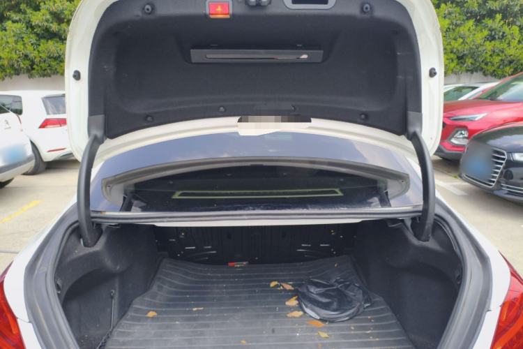 Used Mercedes-Benz C-Class 2015 Revised C 200 L Sport Edition Trunk