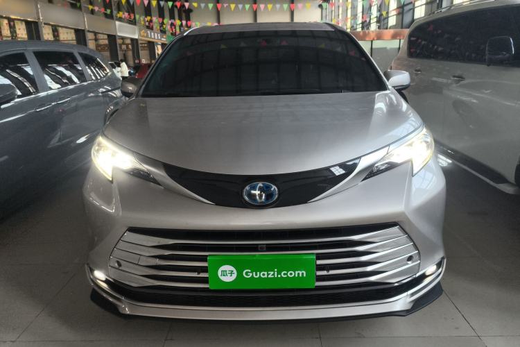 Used Toyota SIENNA 2021 2.5L Hybrid Platinum Edition
