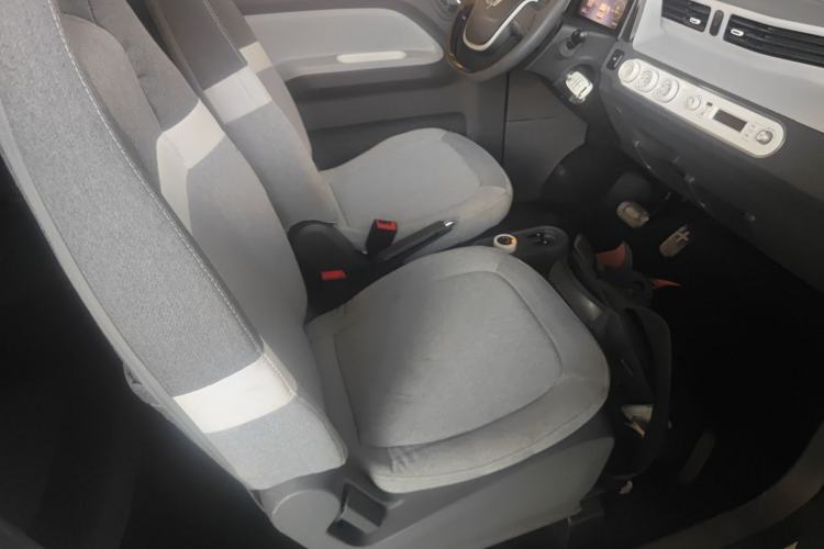 Used Wuling Hongguang MINIEV 2021 Macaron Fashion Model Lithium Iron Phosphate Right Front Seat