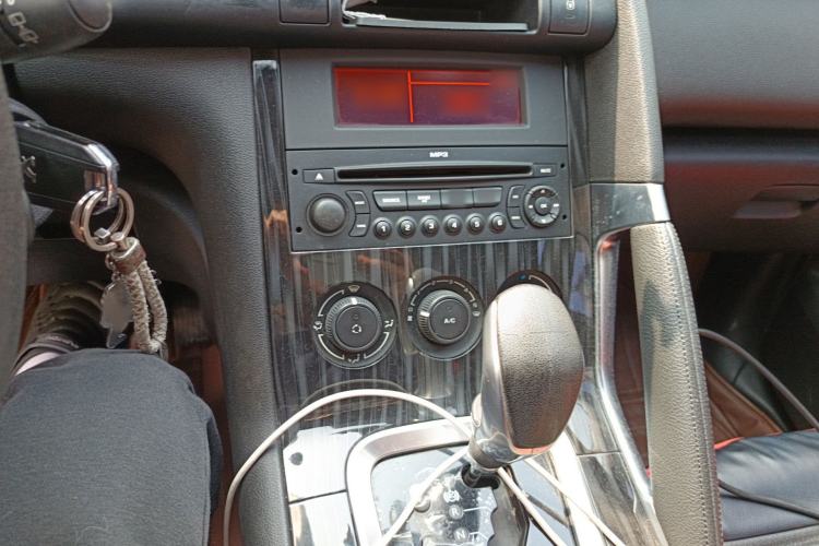 Used Peugeot 3008 2015 2.0L Automatic Classic Edition Audio And AC Panel