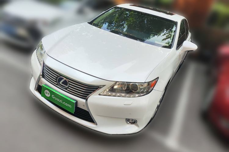 Used Lexus ES 2013 300h Elite Edition