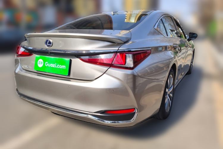 Used Lexus ES 2020 300h Premier Edition