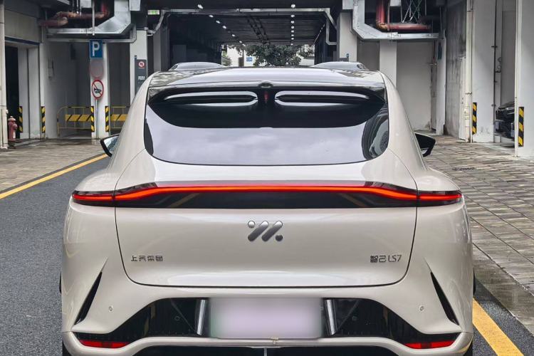 Used IM LS7 2024 90 kWh Max Elite Rear-Drive Version