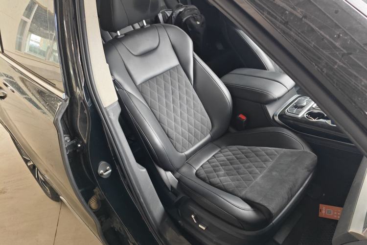 Used Hongqi HS7 2022 3.0T Automatic All-Wheel Drive ZhiLian Flagship Edition Five Seats Right Front Seat