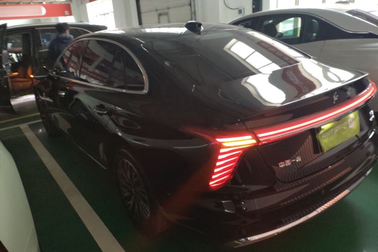 Used Hongqi H5 2024 2.0T Automatic Smart Connect Flagship Edition
