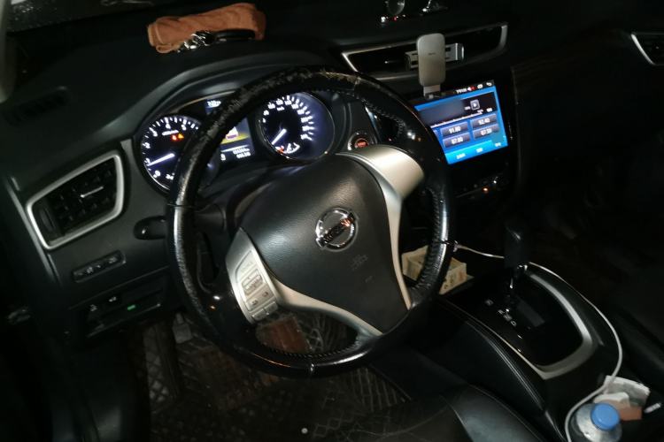 Used Nissan X-Trail 2014 2.0L CVT Comfort Edition 2WD Steering Wheel