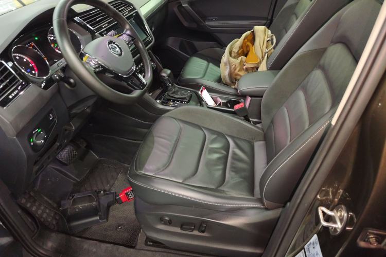 Used Volkswagen Tiguan L 2019 330TSI Automatic Two-Wheel Drive Panoramic Comfort Edition China VI Standard
