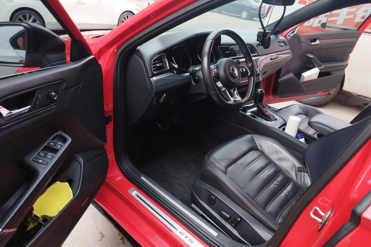 Used Volkswagen Lamando 2017 2.0T GTS Driver Seat