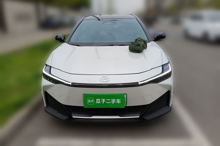 Used Toyota bZ3 2023 616 km Long-Range Premium Front