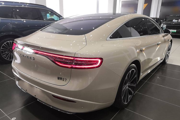 Used Hima Luxeed S7 2025 705 km Max