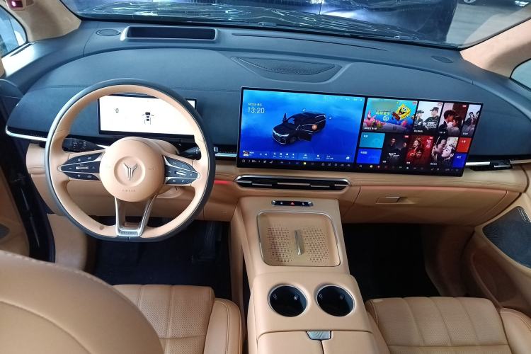 Used VOYAH Dream 2025 PHEV Four-Wheel-Drive Flagship Kunpeng Edition
