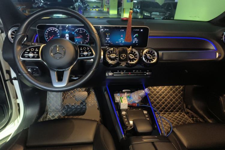 Used Mercedes-Benz GLB 2020 Facelift GLB 200 Fashion Edition Center Console