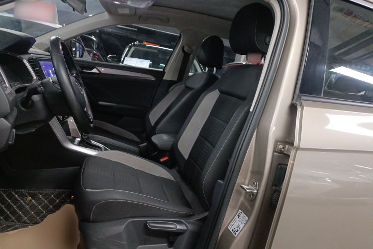 Used Volkswagen T-ROC 2020 280TSI DSG Two-Wheel-Drive Elite Version