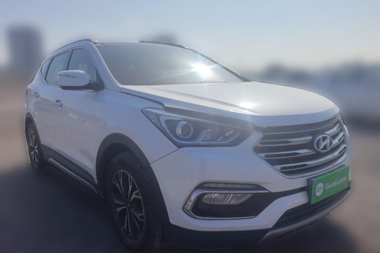 Used Hyundai Santa Fe 2017 2.4L Automatic Two-Wheel Drive Smart Version 5 Seats