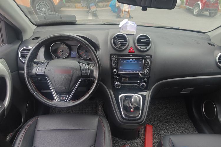 Used Haval H6 2015 Upgraded Model 1.5T Manual Two-Wheel Drive Elite Version