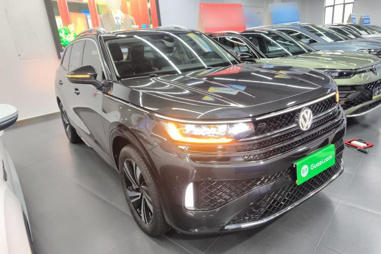 Used Volkswagen Tavendor 2023 380TSI Four-Wheel Drive R-Line Cruise Edition Front Right 45 Deg