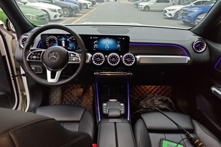 Used Mercedes-Benz GLB 2023 GLB 220 Fashion Model Center Console