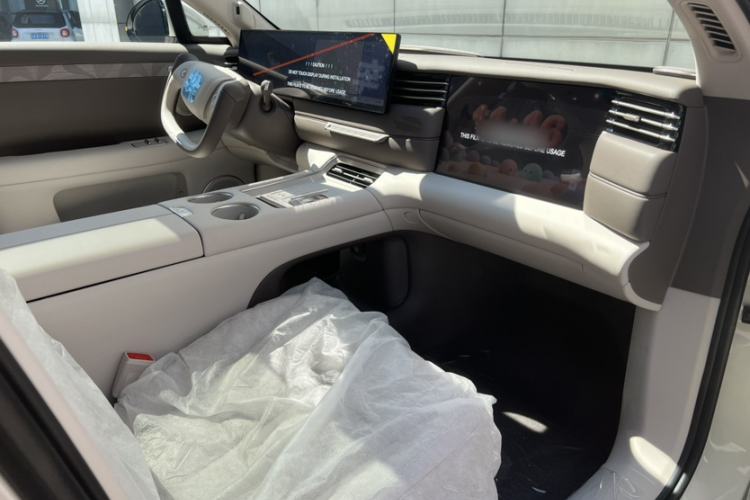 Used IM LS6 2026 Model Pure Electric Pro Max Interior 4