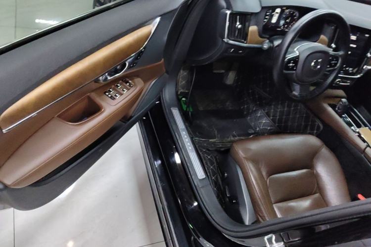 Used Volvo S90 2021 B5 Zhiyi Luxury Edition
