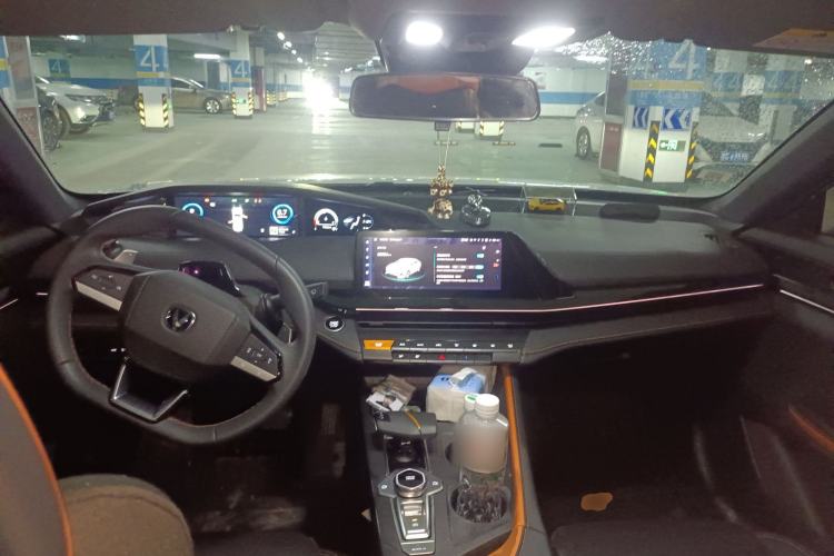 Used CHANGAN UNI-V 2022 1.5T Prestige Version Center Console