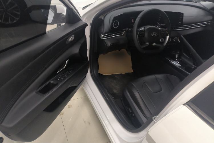 Used Hyundai Elantra 2023 1.5L CVT GLX Elite Edition Driver Seat