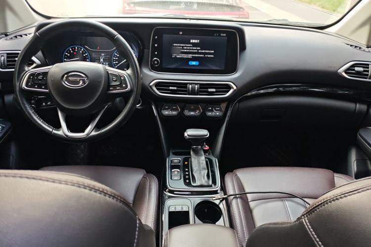 Used GAC Trumpchi GS4 2018 235T Automatic Two-Wheel Drive Luxury Smart Connectivity Version Center Console