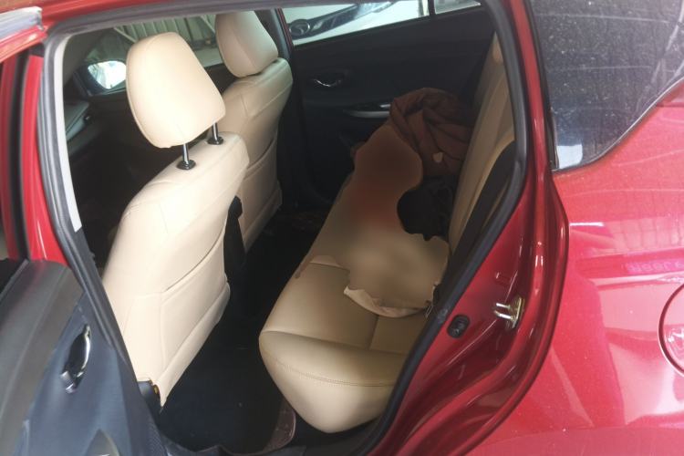 Used Toyota YARiS L Zhi Xuan 2015 1.5E Automatic Charm Edition
