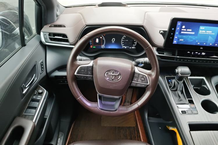 Used Toyota SIENNA 2021 2.5L Hybrid Platinum Edition Steering Wheel