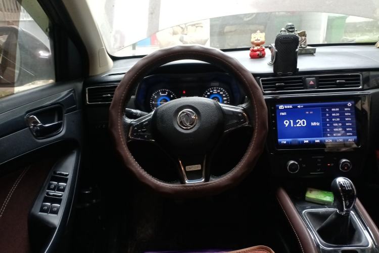 Used Dongfeng Fengon 580 2016 1.5T Manual Luxury Edition
