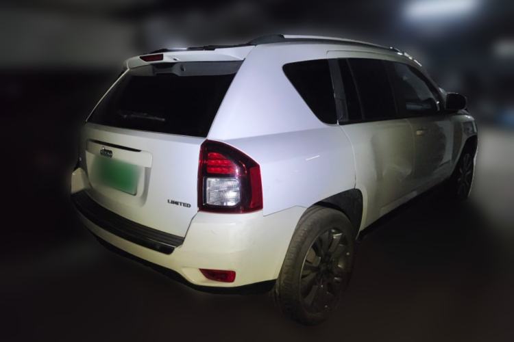 Used Jeep Compass 2014 2.0L two-wheel drive luxury version
