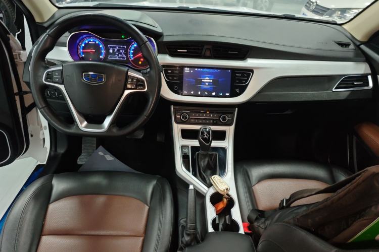 Used Geely Auto Vision 2019 Upgraded Model 1.5L CVT Prestige Version China VI Standard Center Console