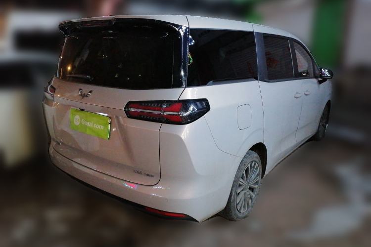 Used Wuling Wuling Starlight 730 2025 Model Plug-in Hybrid 125km Luxury Edition
