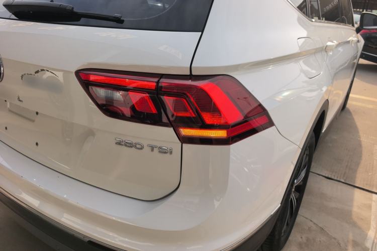 Used Volkswagen Tiguan L 2021 280TSI Automatic Two-Wheel Drive Smart Edition Right Rear Taillight