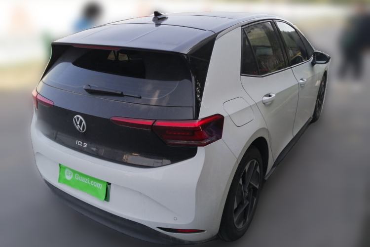 Used Volkswagen ID.3 2025 Smart Edition Ultra-Intelligent Oxygen Version Rear Right 45 Deg