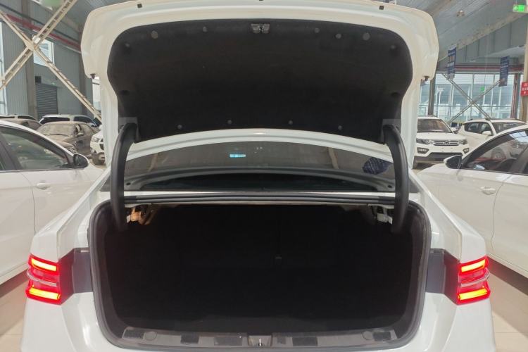 Used BYD Qin Pro 2019 Super Edition 1.5TI Manual Smart Connect Powerful Model China VI Standard