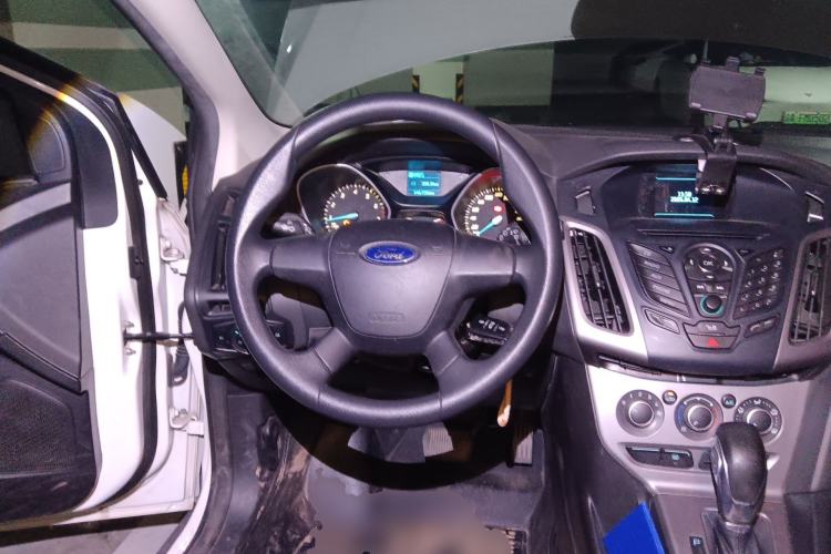 Used Ford Focus 2012 Hatchback 1.6L Automatic Comfort Model Steering Wheel