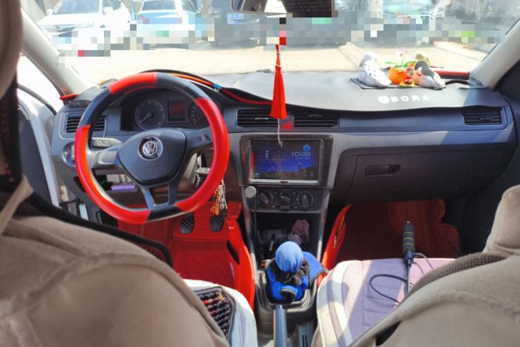 Used Volkswagen Santana 2016 1.6L Manual Fashion Edition Center Console