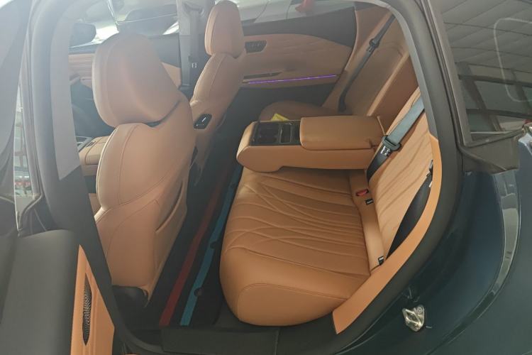 Used Geely Galaxy Galaxy 8 2025 130km EM-P Exploration Edition
