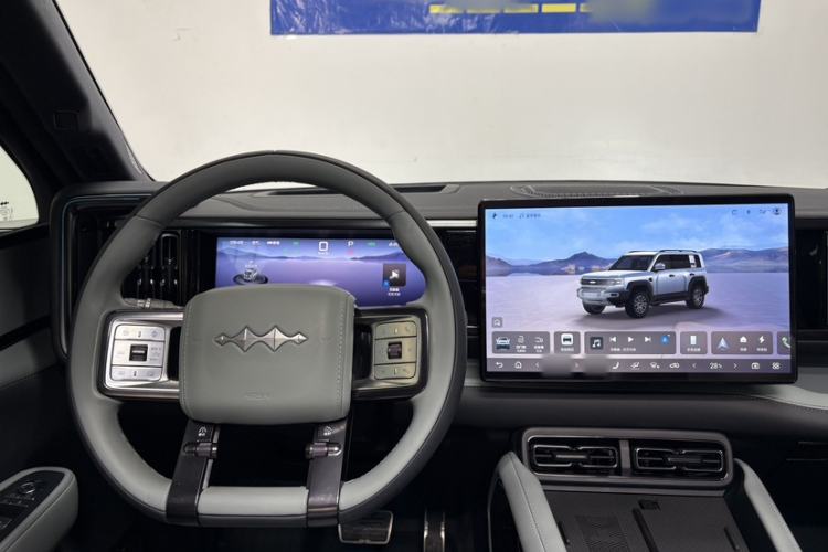 Used Formula Leopard 5 2023 Navigator Edition Interior 3