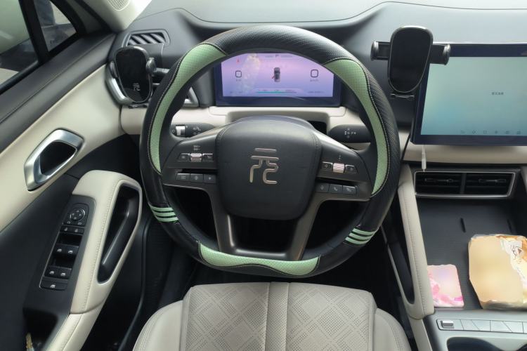 Used BYD Yuan UP 2025 Model 301KM Leading Version Steering Wheel