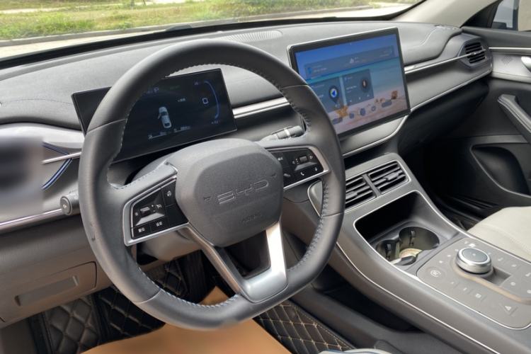 Used BYD Destroyer 05 2024 Honor Edition DM-i 120KM Luxury Model
