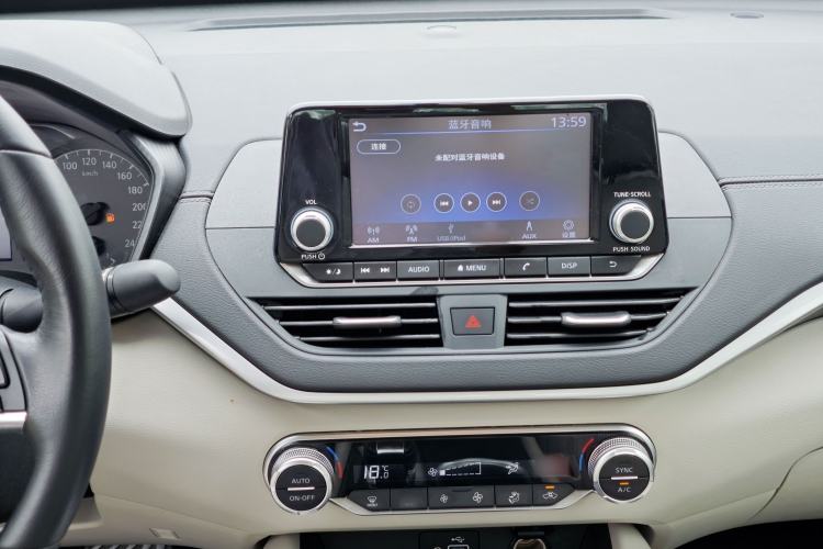 Used Nissan Teana 2019 2.0L XL Comfort Edition Audio And AC Panel