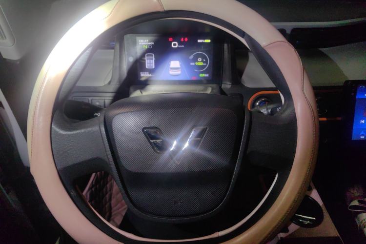 Used Wuling Hongguang MINIEV 2020 Enjoyment Model Lithium Iron Phosphate Steering Wheel